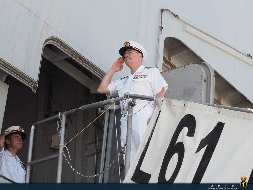  Almirante Jefe de Estado Mayor de la Armada embarcando en el LHD Juan Carlos